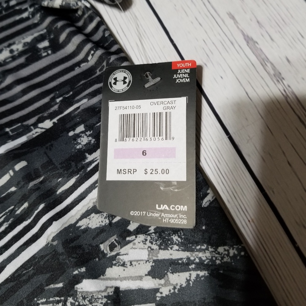 UNDER ARMOUR Heat Gear Boy's Youth Shirt - Picture 6 of 6